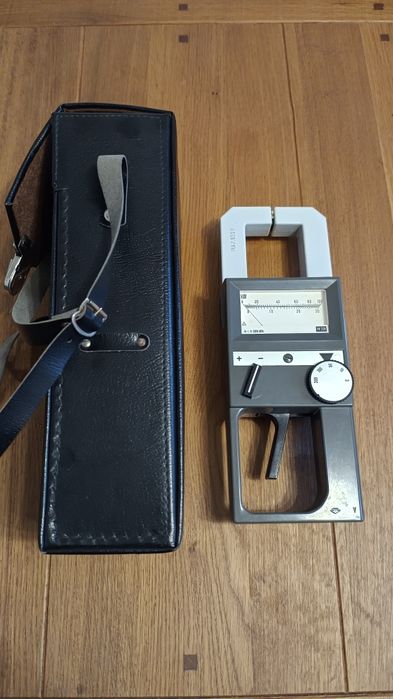 Продавам стар клещови стрелкови измервателен уред ватметър PK220