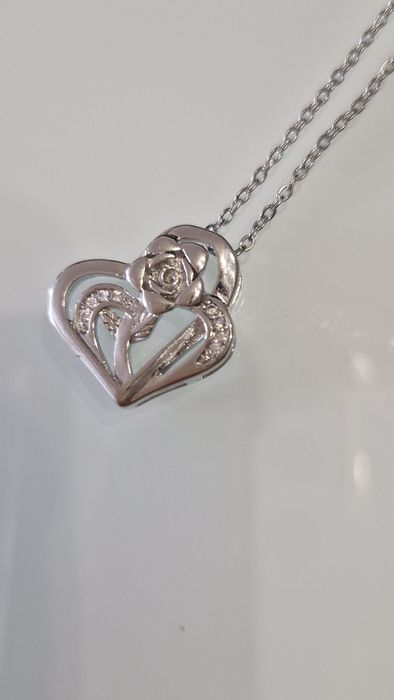 Сребърни колиета с висулка