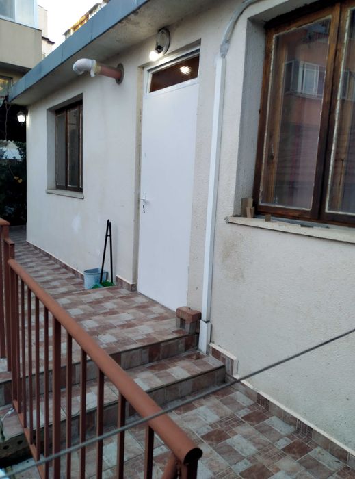 Дава се под наем Етаж от къща в Варна, Базар Левски - 55 кв.м за 306 € - Снимка #9