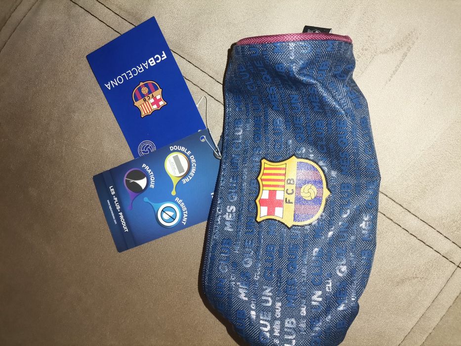 Продавам несесер на BARCELONA-официален продукт