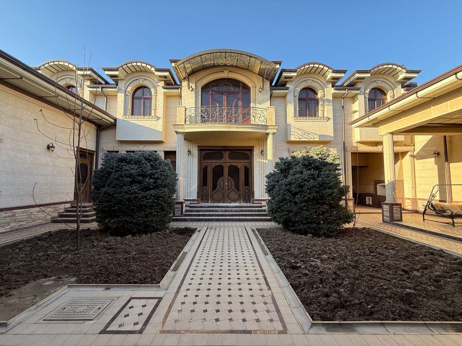 Продается дом. Первая линия