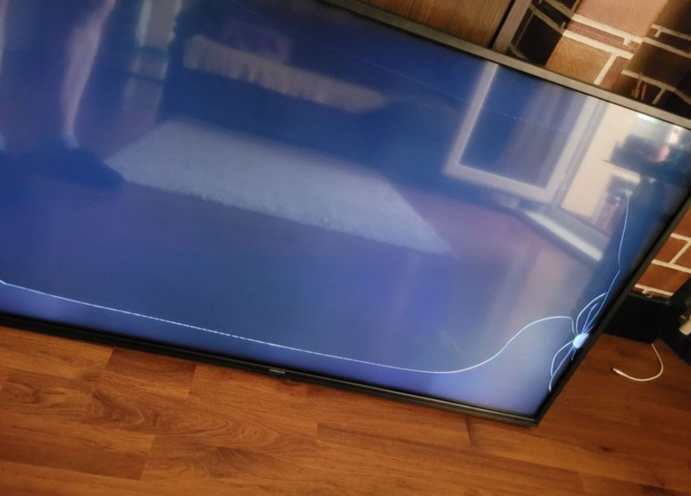 Televizor Hitachi 43HK5300 defect