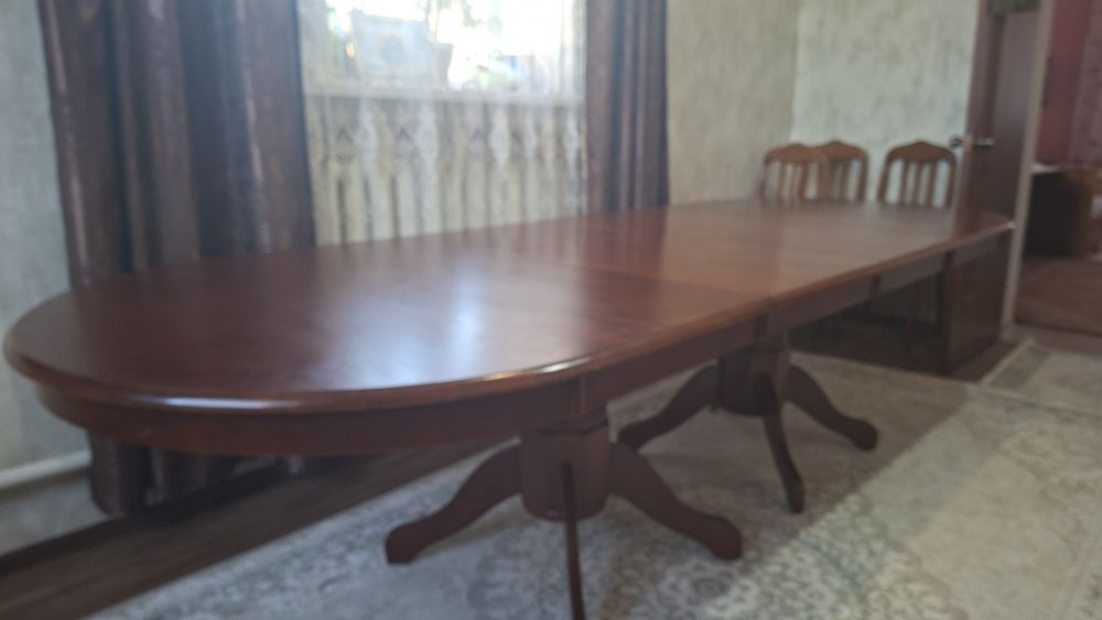 Стол для гостиной