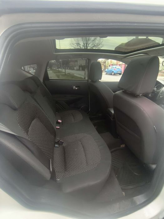 Vând nisan qashqai 1.6 benzina in stare foarte buna cu toate actele la zii