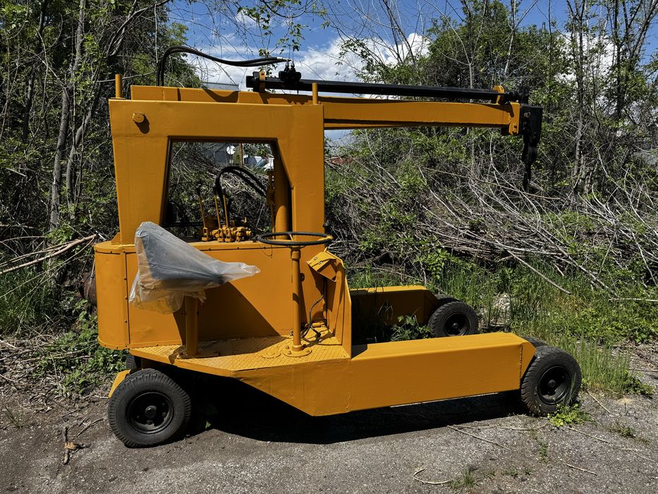 Самоходен автокран 2 тона