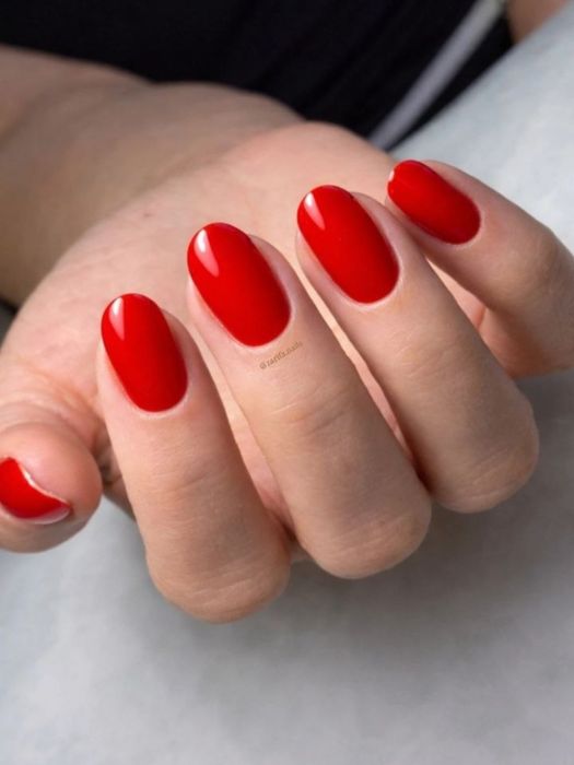 Мастер Маникюра и Педикюра с опытом 6 лет.