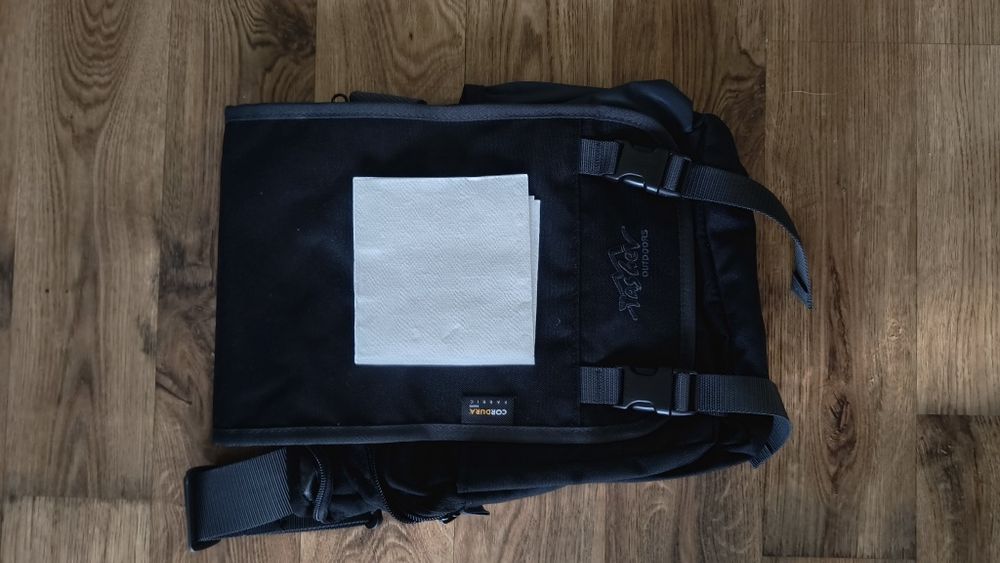 Продавам чанта за през рамо