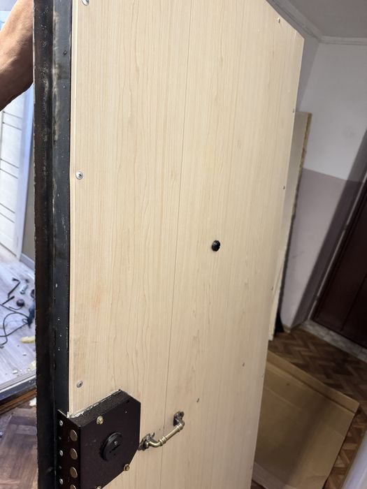 Дверь металлическая входная