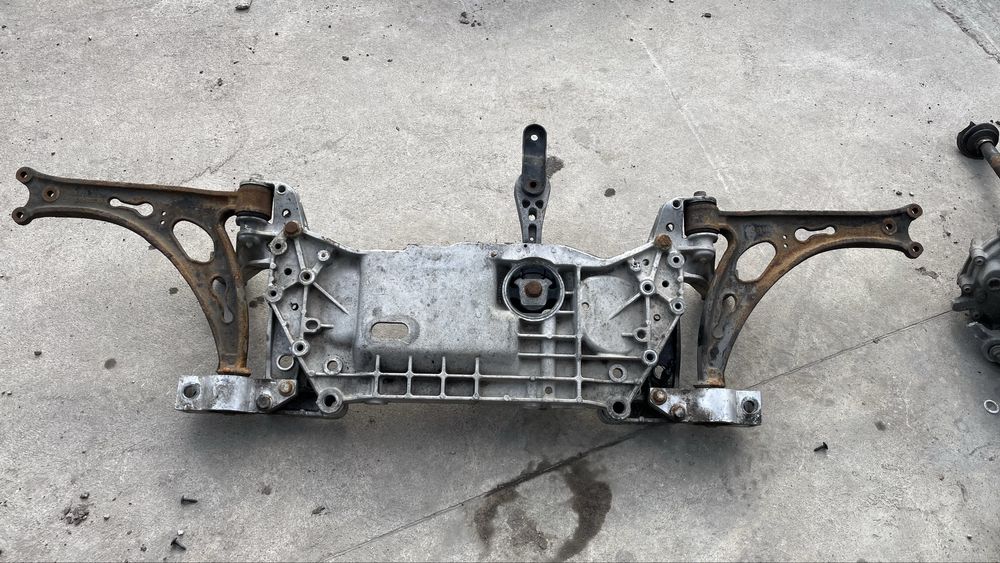 Volkswagen Touran 2.0D преден мост