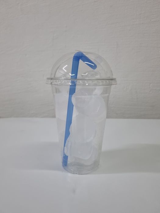 Лёд  в стаканчике