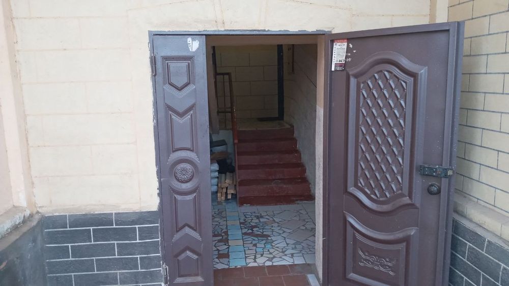 Саниф 11-1 1 хонали квартира сотилади 46000 келишилади устида