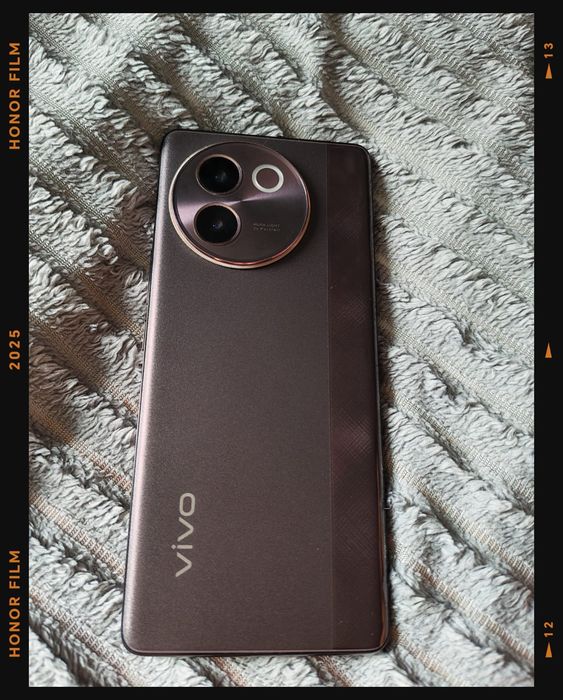 Срочно продам телефон vivo v30e
