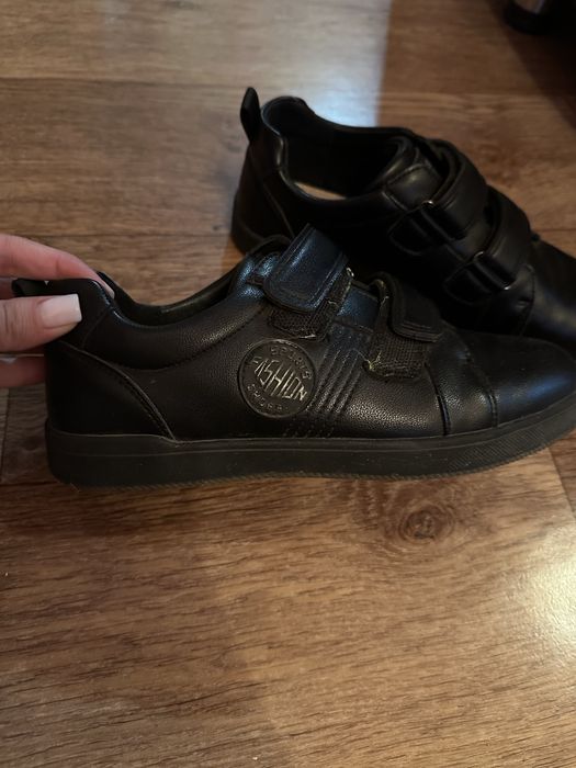 Продам , детские туфли