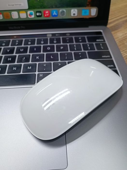 MacBook Pro (13 - inch,-2018) + Magic Mouse 2