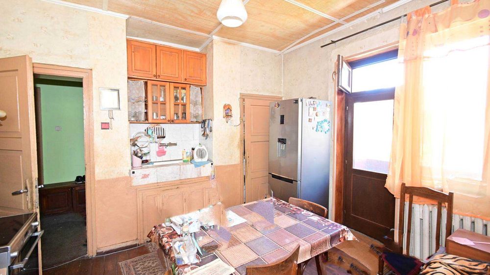 Продава се Двустаен апартамент в Перник, Център - 74 кв.м за 1264 €/кв.м - Снимка #1