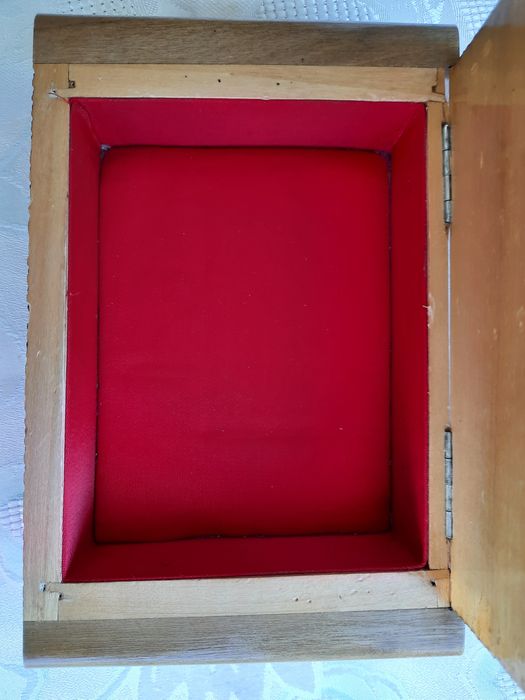 Пирографирана кутия за бижута