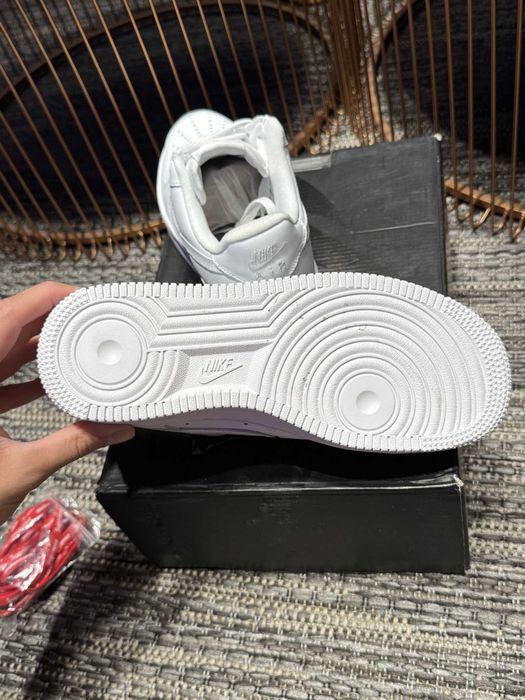 Air Force 1 x Supreme White 39EUR Кецове + Кутия + Връзки