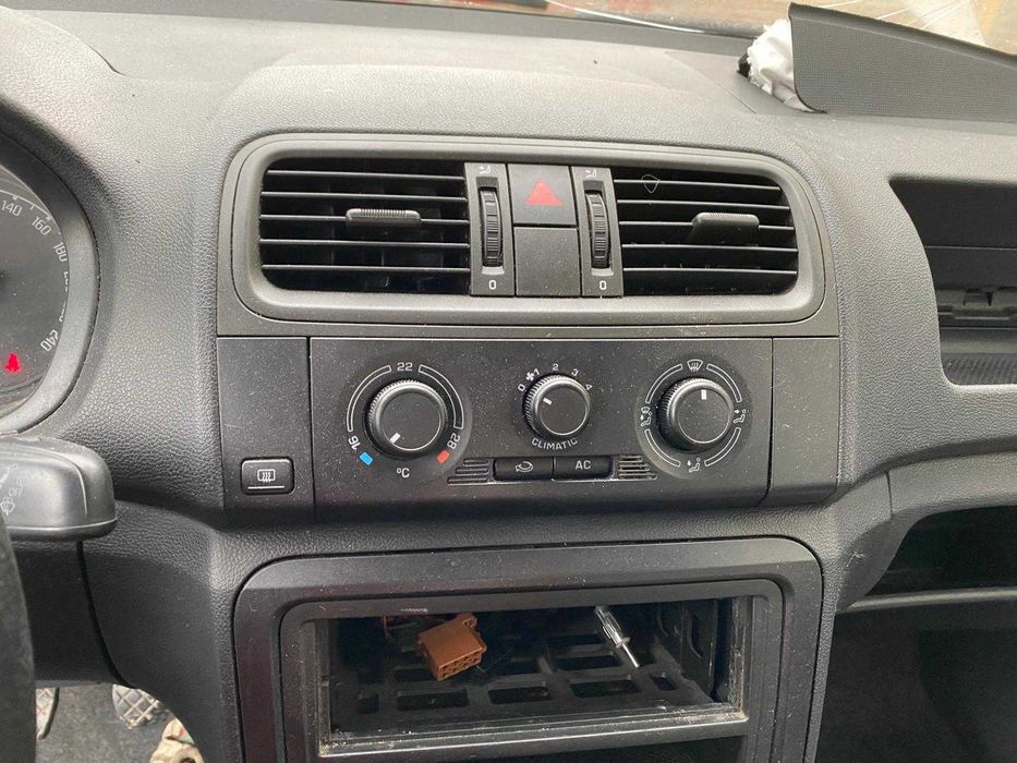 dezmembrez skoda fabia 1.2 cod motor CHFA/far fabia 2/capota fabia 2