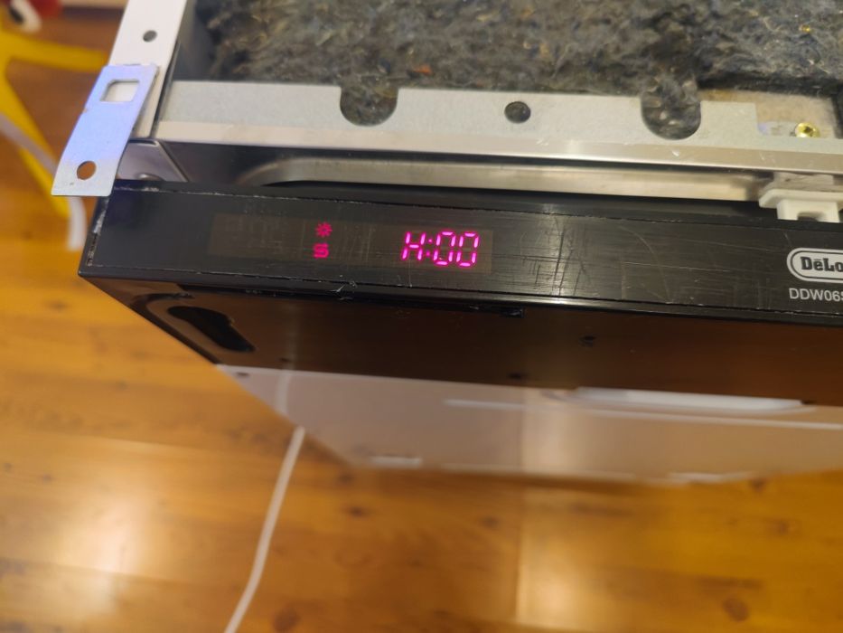 Посудомоечная машина DeLonghi