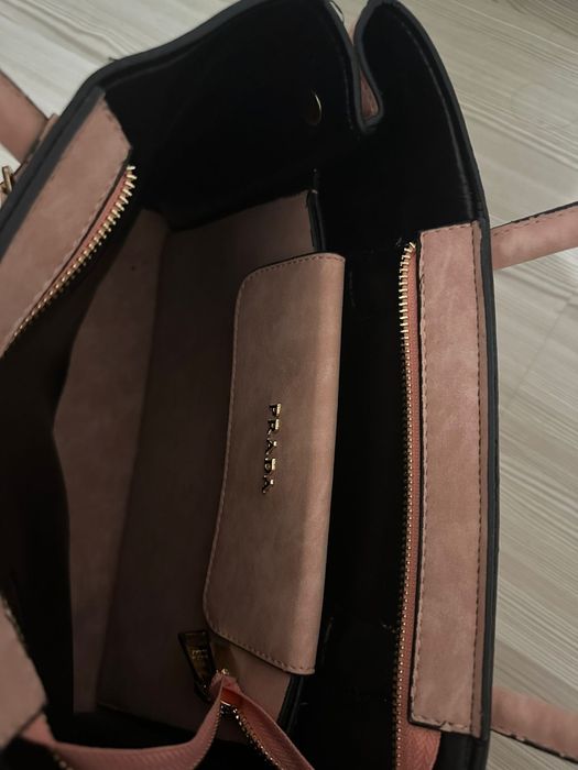 Чисто нова чанта  Prada