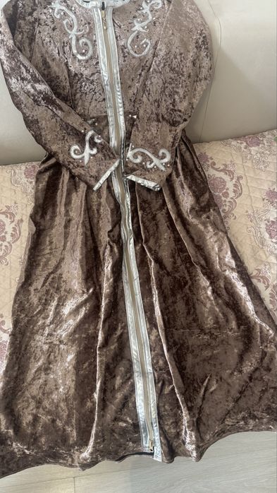 Национальный Комзол халат 44-46 размер,жилет казахскии для мальчика