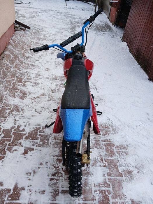 Cross 125cc în 4 timpi
