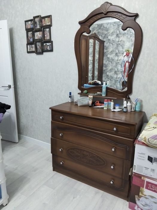 Продам спальный гарнитур