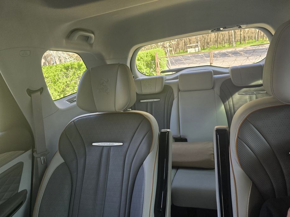 Срочно продам Dongfeng Forthing Yacht  7 мест