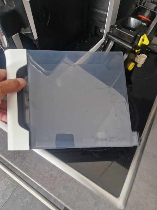 PHILIPS EP3243 – 9506 AD
Кафе машина + чисто нов млечен съд и филтър!