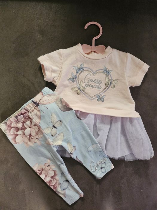 Лот за момиче 0-6 месеца Guess