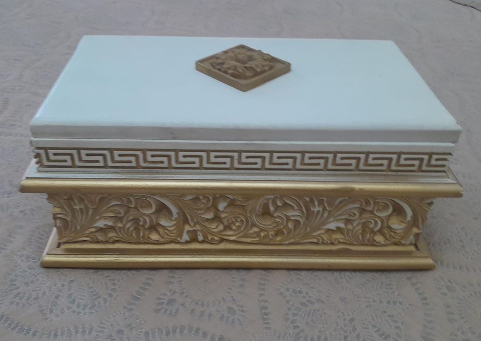 Продам шкатулку новая