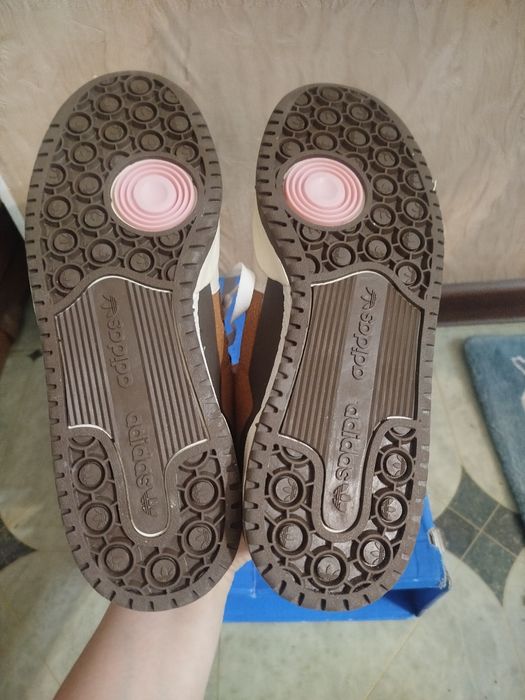 Продам кроссовки