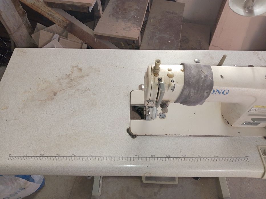 Швейная машина профессиональная