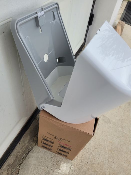 Dispenser rola hartie