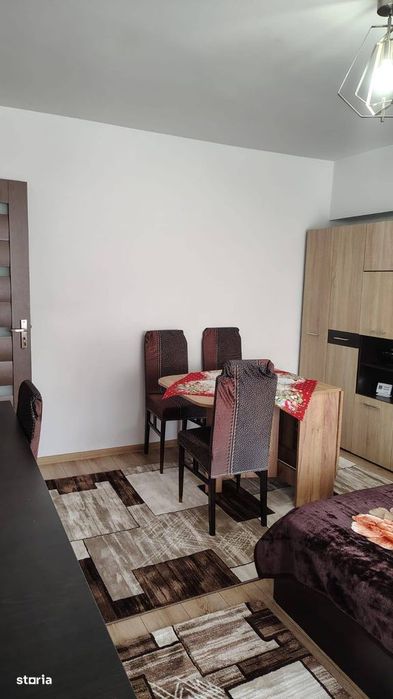 De inchiriat garsoniera cf1, mobilata și utilata, renovată, etaj 1