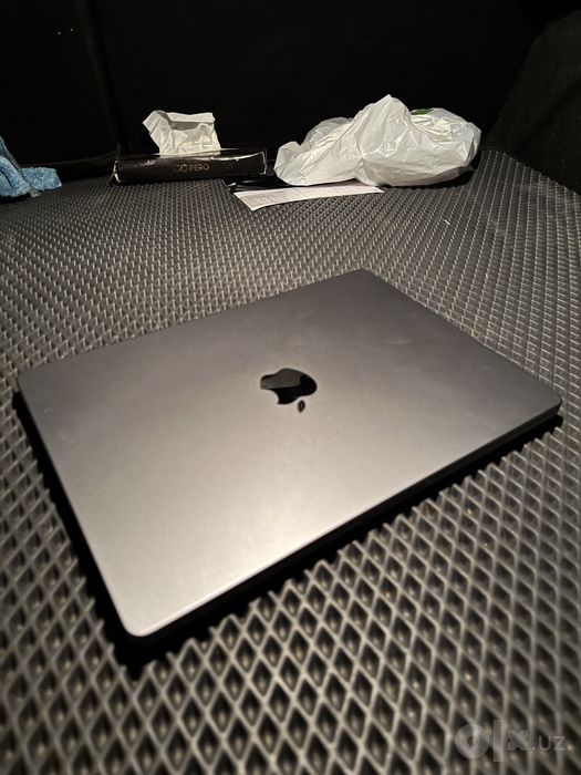 MacBook pro 14 M3 8/512 noutbuk telefon iphone