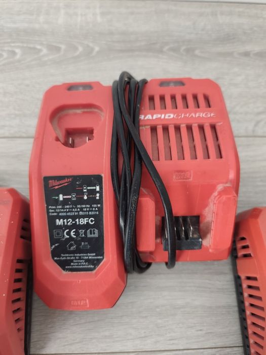 4 Încărcătoare defecte Milwaukee M12, M18, fast charge