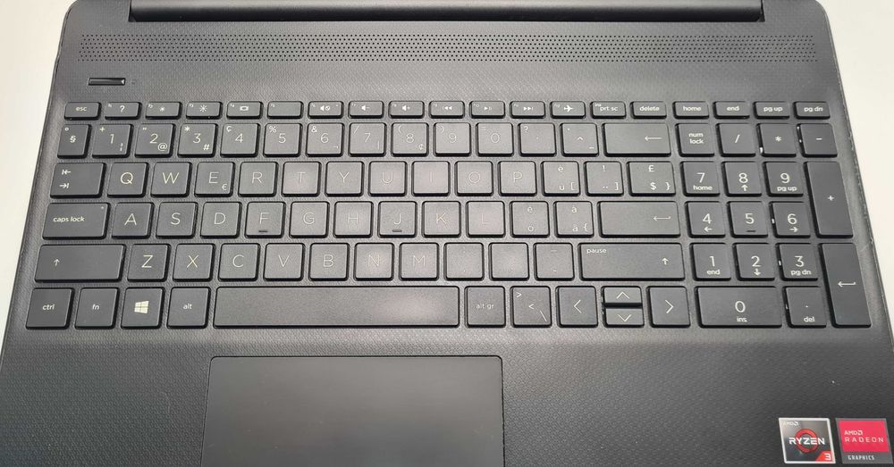 HP 15S-FQ  Ryzen 3 5300U/8GB/256SSD/FHD