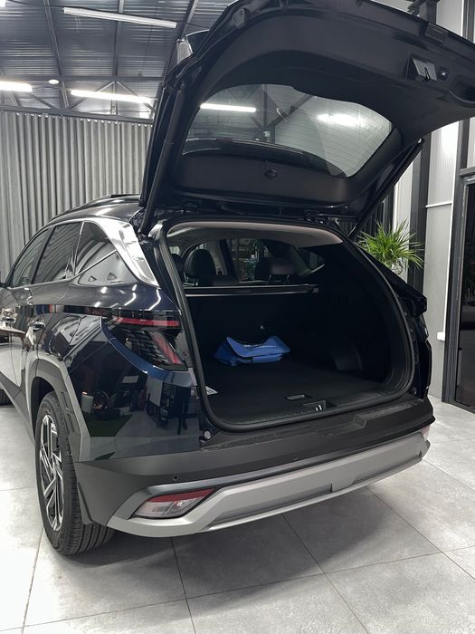 Hyundai Tucson 2 L full avtomobil sotiladi !