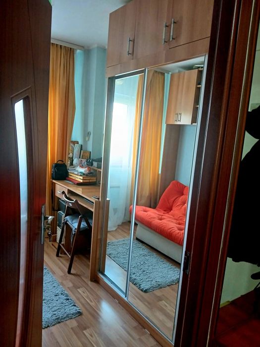 Vand apartament 2/3 camere Dristor str Rm Sărat
