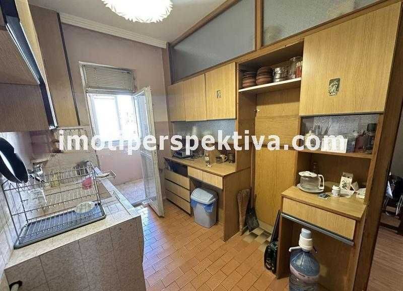 Продава се Тристаен апартамент в Пловдив, Кючук Париж - 96 кв.м за 1282 €/кв.м - Снимка #2