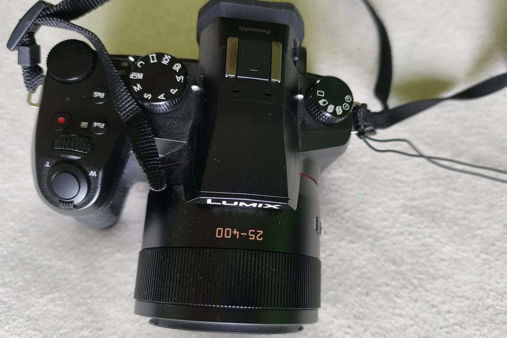 Aparat foto Panasonic Lumix FZ1000 II