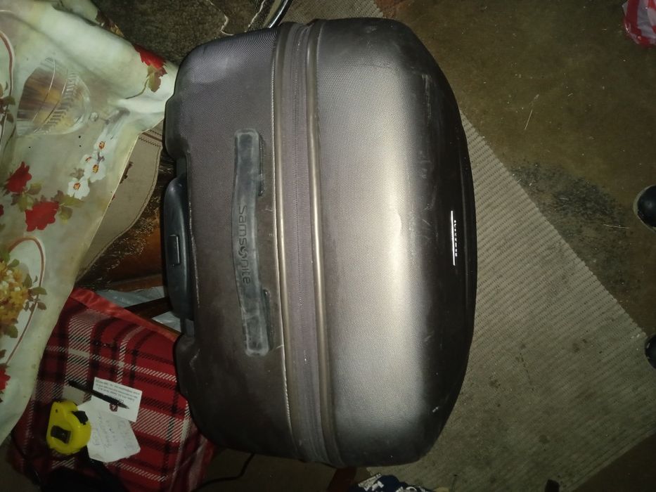 Луксозен куфар Самсонайт