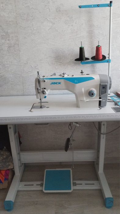 Швея/оборудование/машинка/оверлог