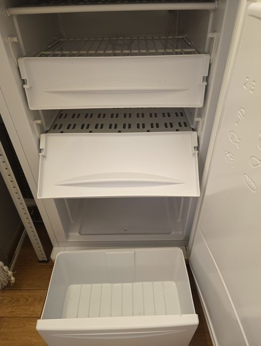Морозильник indesit