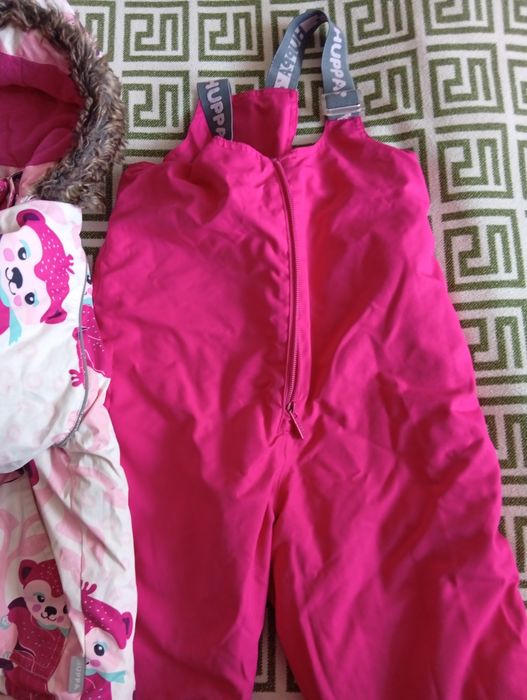 Продам зимний комбинезон для девочек