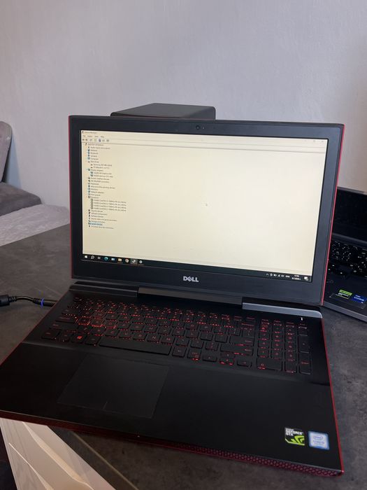 Продавам лаптоп Dell 15 7000 Gaming