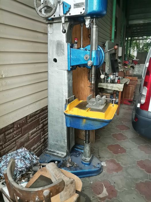 Сверлильный станок напольный