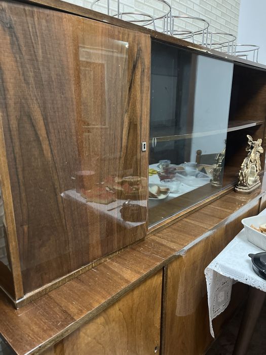 Продам сервант советский,самовывоз