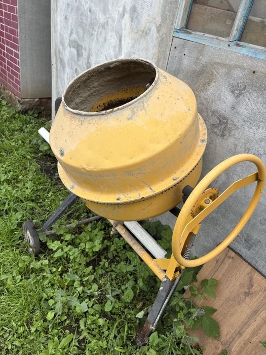 Продам бетономешалку